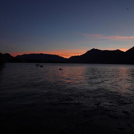 Casa Rosa Lägenhet Dervio Exteriör bild